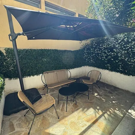 Zone Pietonne Studio With Private Terrace Heart Of Nice 2 Min Beach Νίκαια