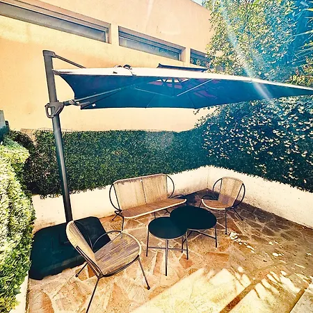 Superbe Proche De La * نيس